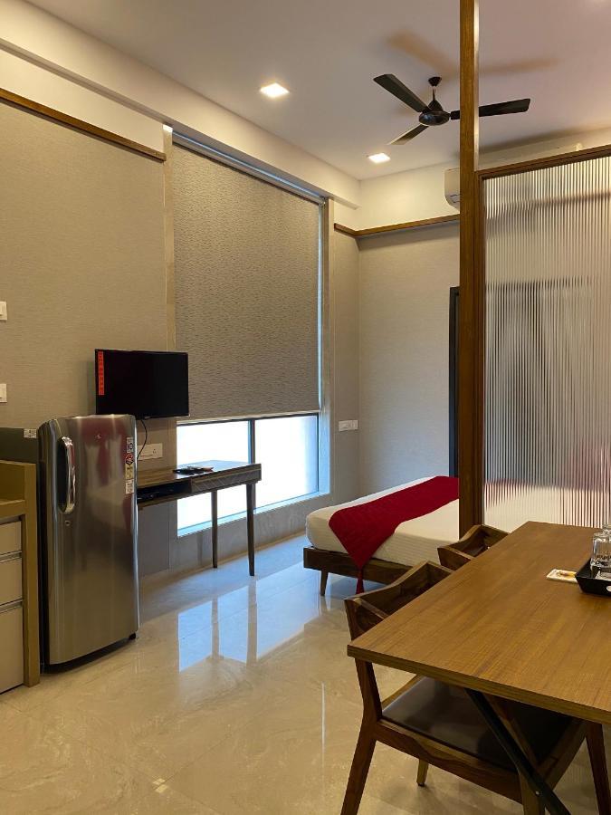Theory9 Premium Service Apartments Khar Bombaim Exterior foto