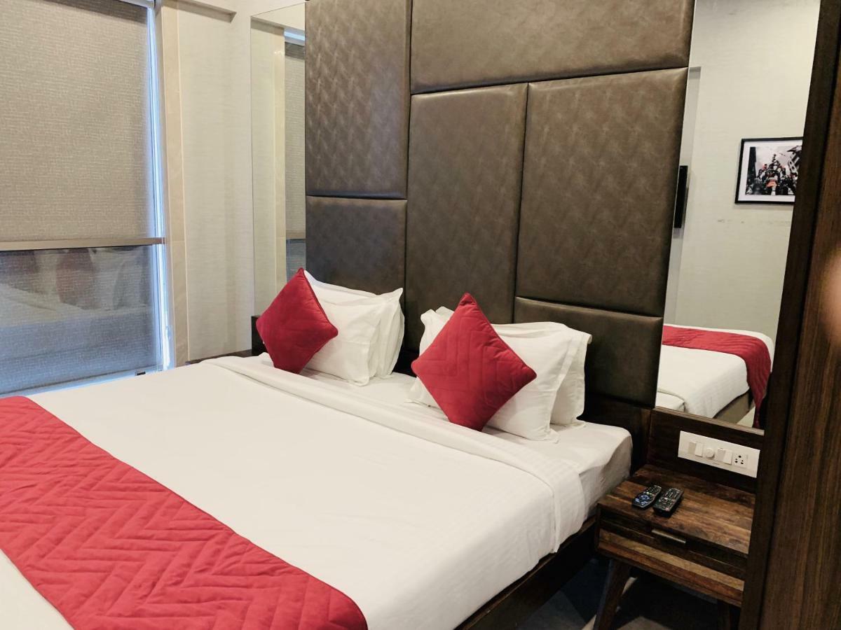 Theory9 Premium Service Apartments Khar Bombaim Exterior foto